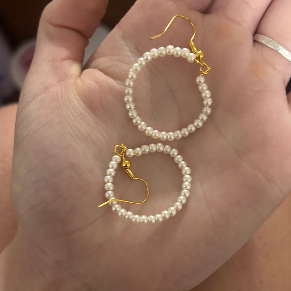 Chic Gold and Pearl Beaded Earrings